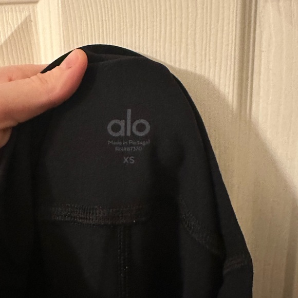 Alo Yoga High Waisted Ripped Warrior Leggings Black Sz XS - Picture 8 of 9